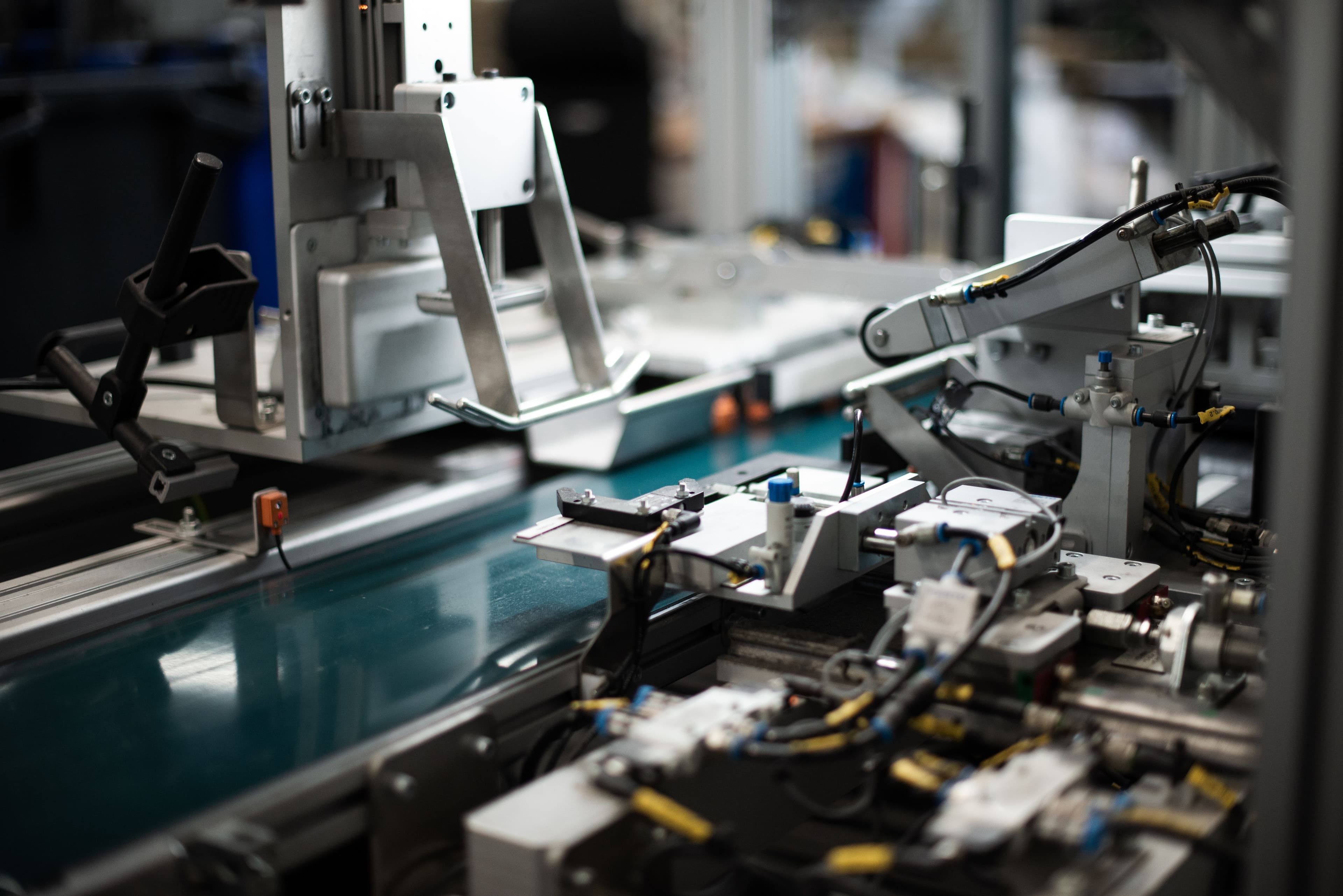 Automated rigidbox production